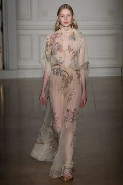 Look 30